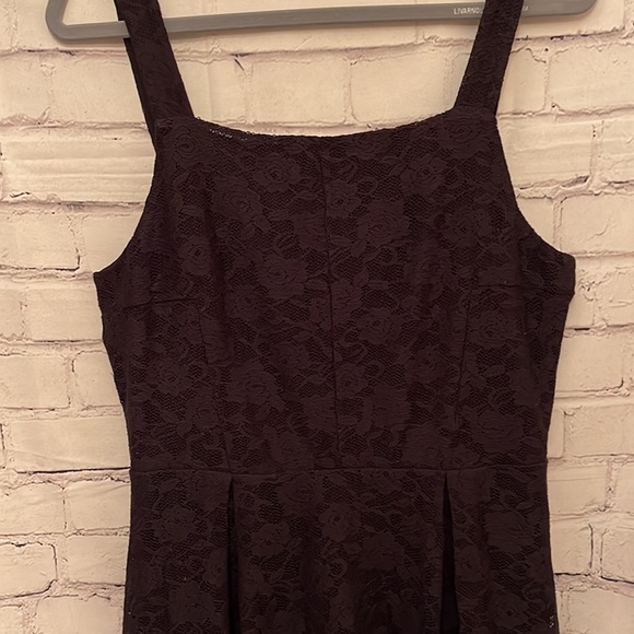 EUC TOPSHOP SLEEVELESS LACE PLEATED MINI DRESS. Black. Size 10. - Picture 2 of 7